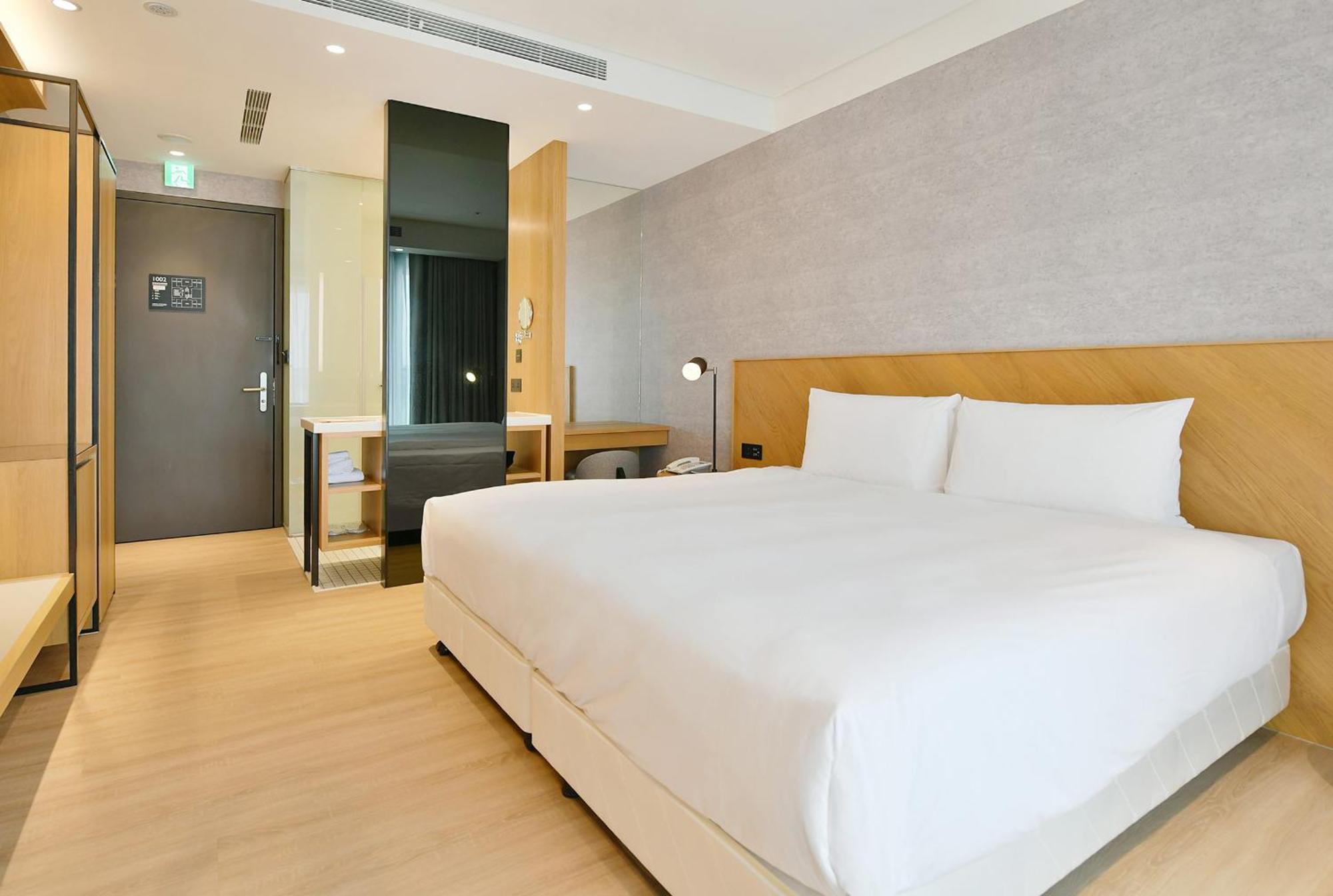 Check Inn Select New Taipei Sanchong Luaran gambar